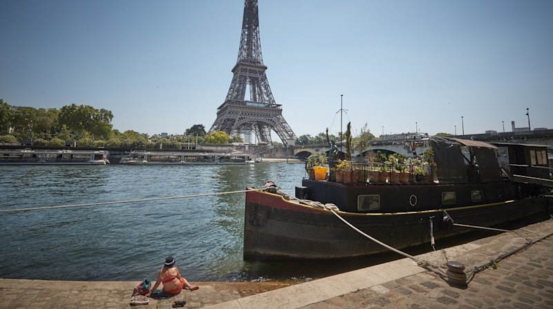 Two children found dead in hot car as France swelters through heatwave