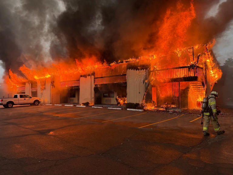 6 dead, 73 displaced in Knights Inn motel fire; man arrested on arson ...