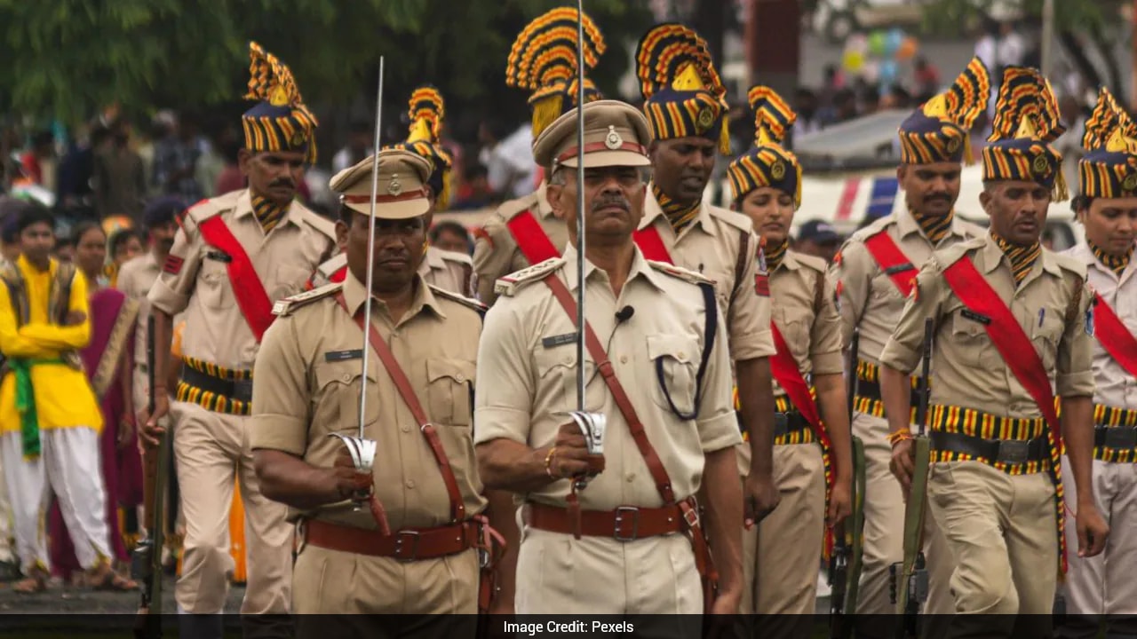 Karnataka police recruitment 2026: Apply for 1,600 police constable ...