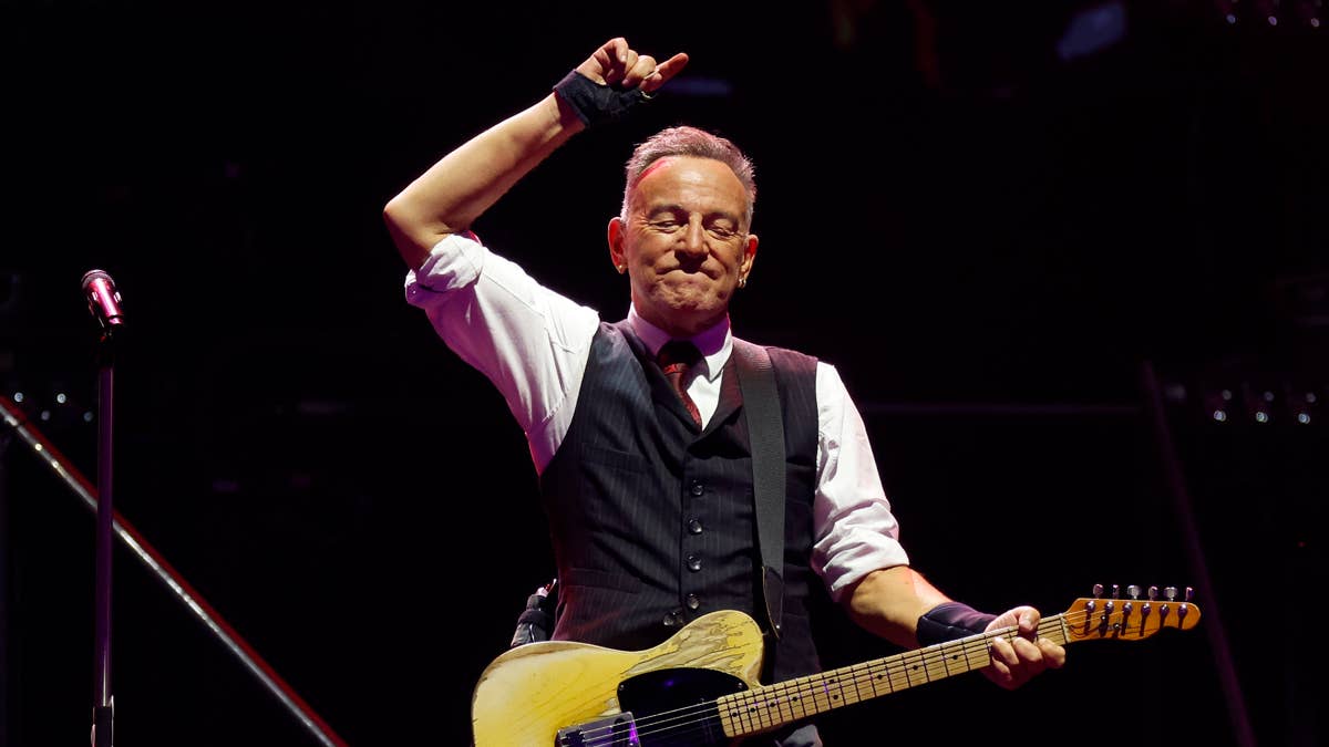 Journey's Jonathan Cain criticizes Bruce Springsteen, fans respond with jokes