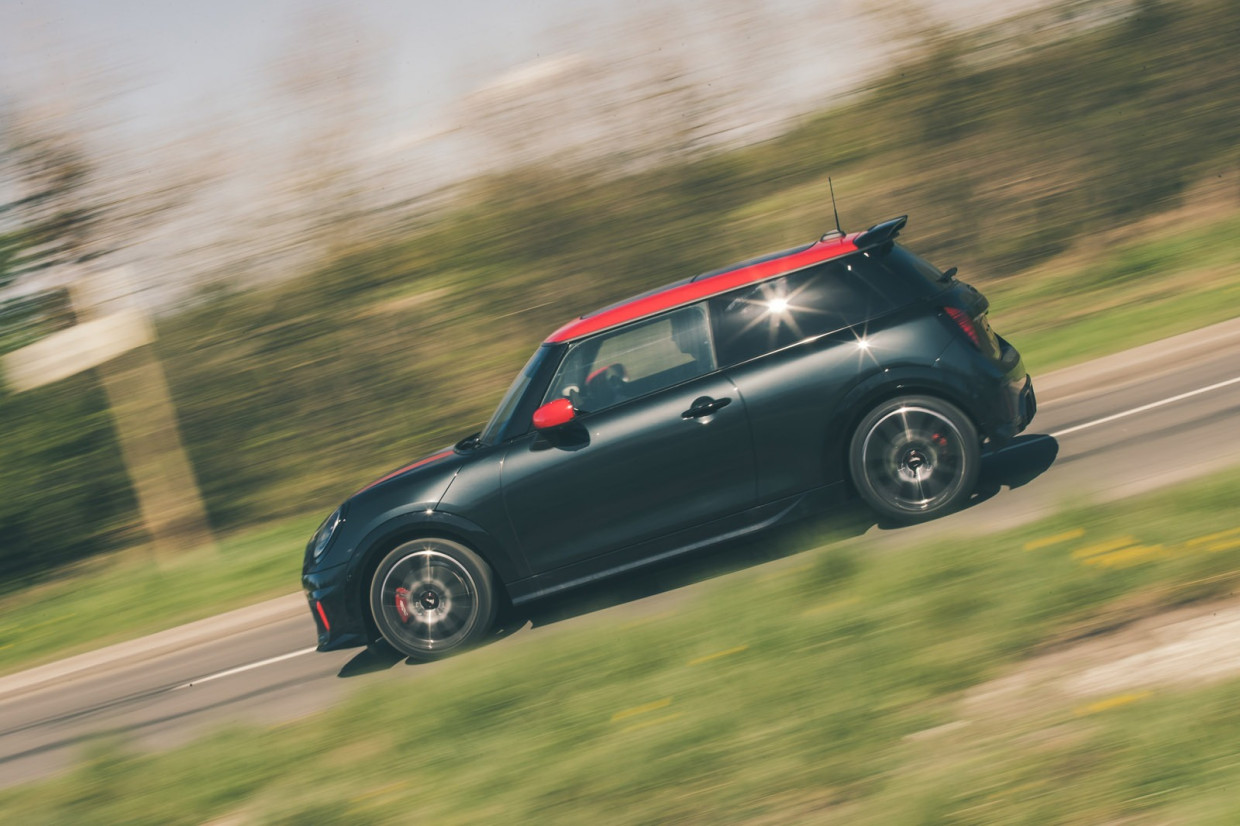Futuro clássico: MINI Cooper S JCW