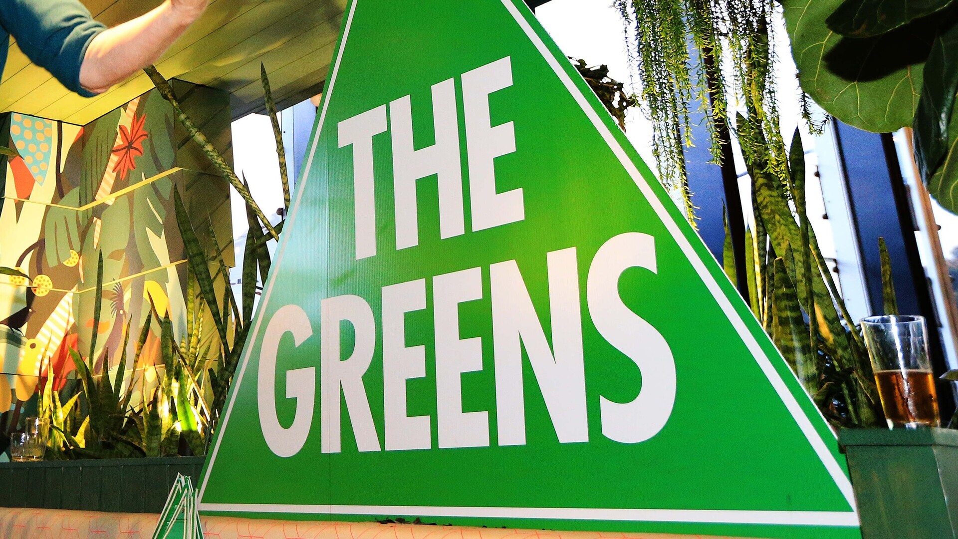Greens strike deal to cut SMSF 'loophole' to pass Labor’s tax changes