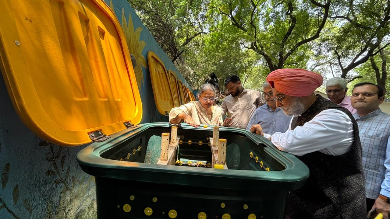 Delhi colony keeps trash out of landfills, shows way with 'zero-waste ...