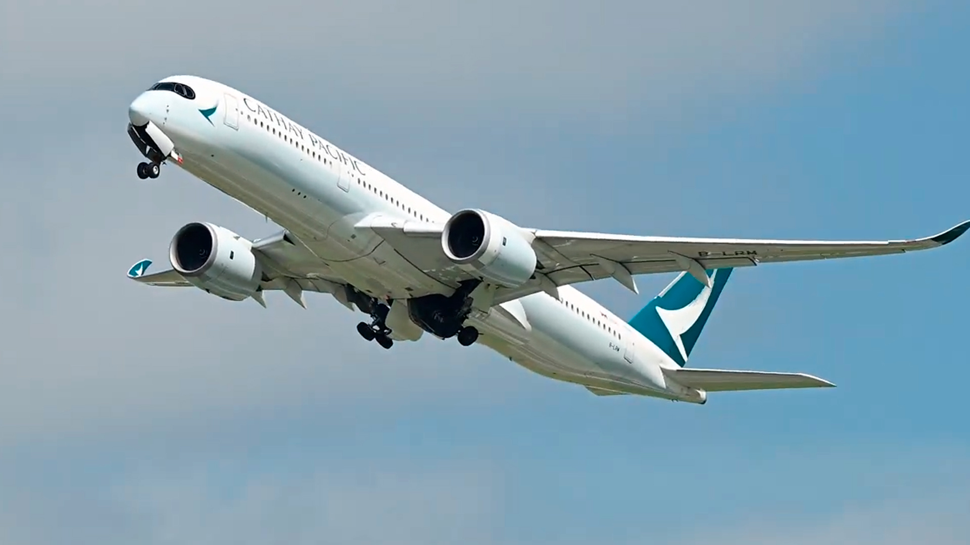 Cathay Pacific A350-900 rockets off the runway