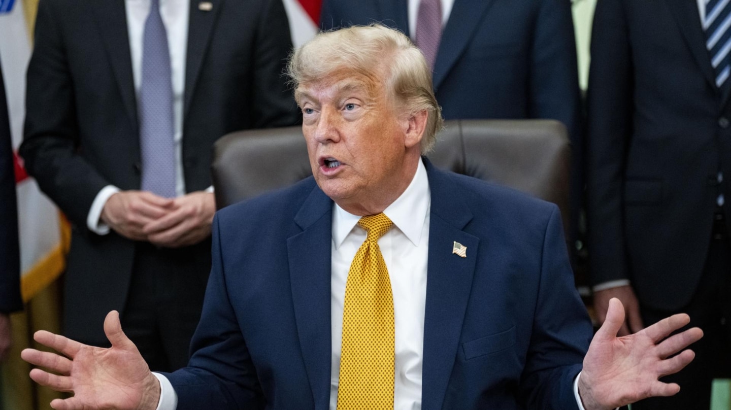 Trump asegura que EEUU tiene el “control total” del estrecho de Ormuz y ...