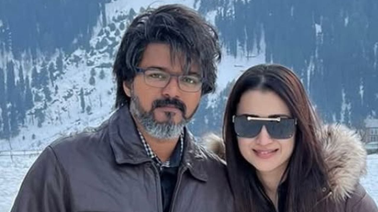 Did Trisha Krishnan unfollow Thalapathy Vijay on Instagram? Fans speculate  trouble in paradise