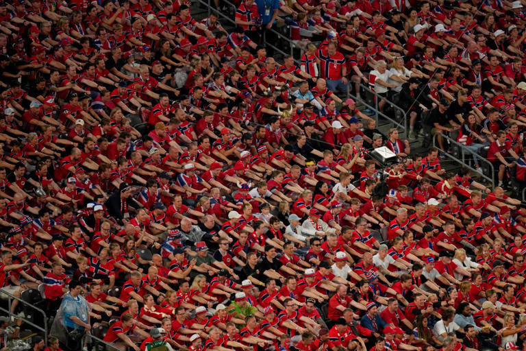 Norway’s Viking Row takes over MetLife Stadium — except for one fan who ...