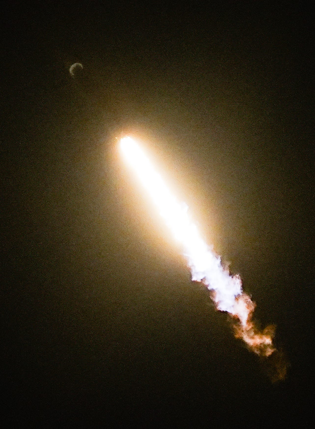 Weekend SpaceX rocket launch in Florida. What time is liftoff?