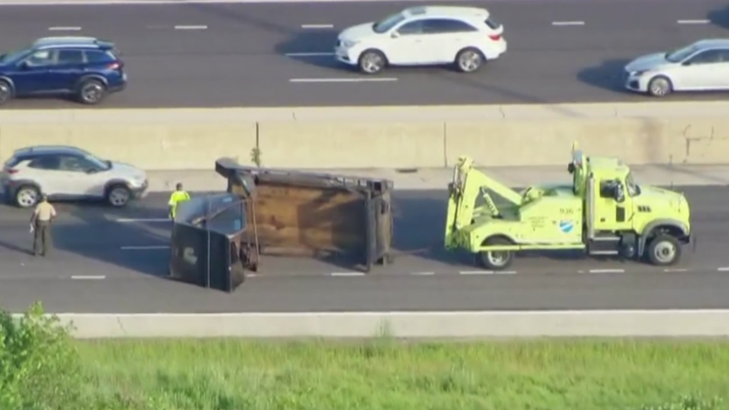 Lanes reopen after crash involving semi truck on Edens Expressway in Skokie