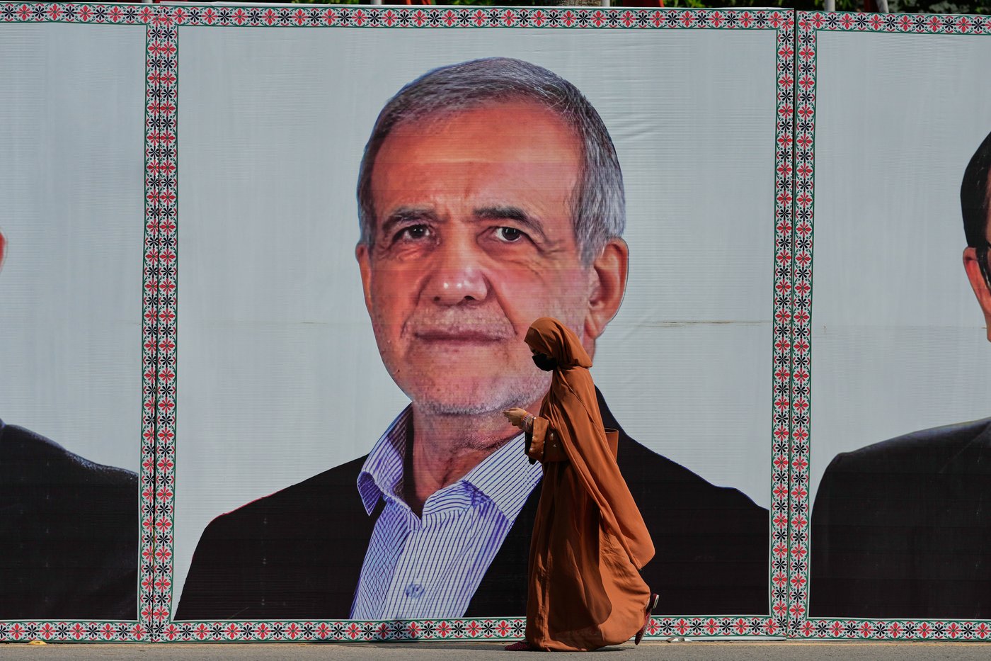 Iranian president lands in Pakistan as US-Iran teams work to finalize a ...