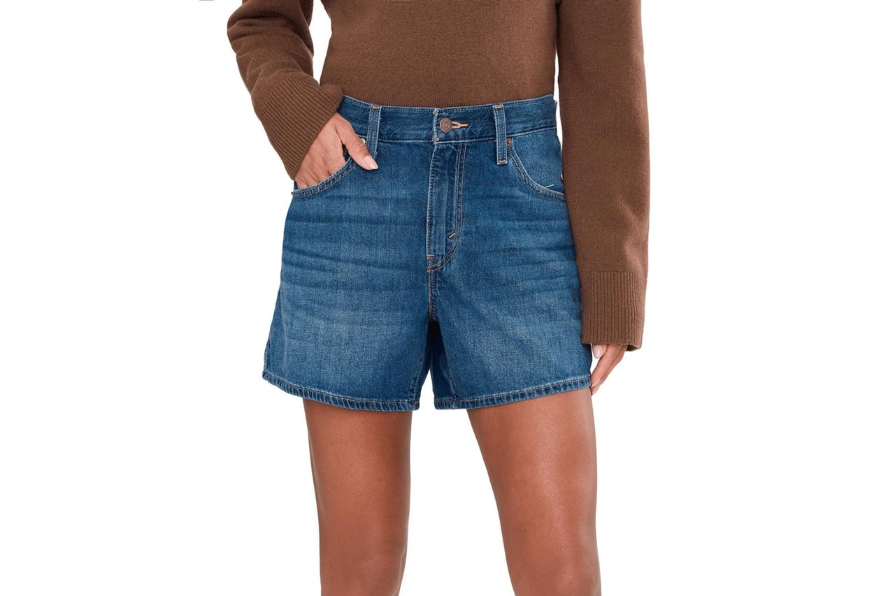 Amazon Levi's Women's Cinch Mid-Thigh Short