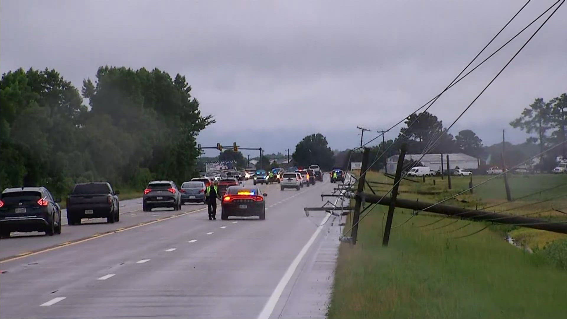 Downed power line leads to traffic issues in Currituck
