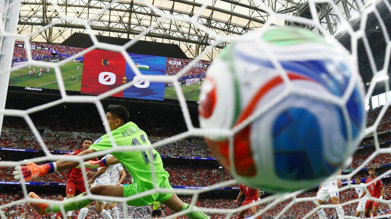 Cristiano hace historia en Houston: marca en seis Mundiales y se sacude la presión con Portugal