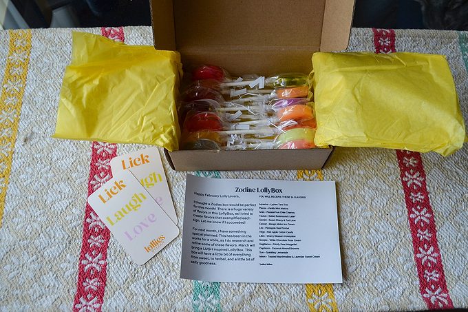 Toha24 Lollybox Emily Way 01 Yvedit