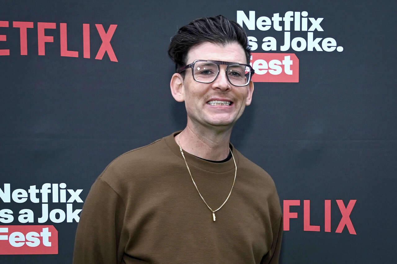 Comedian Moshe Kasher announces cancer diagnosis in Father's Day post