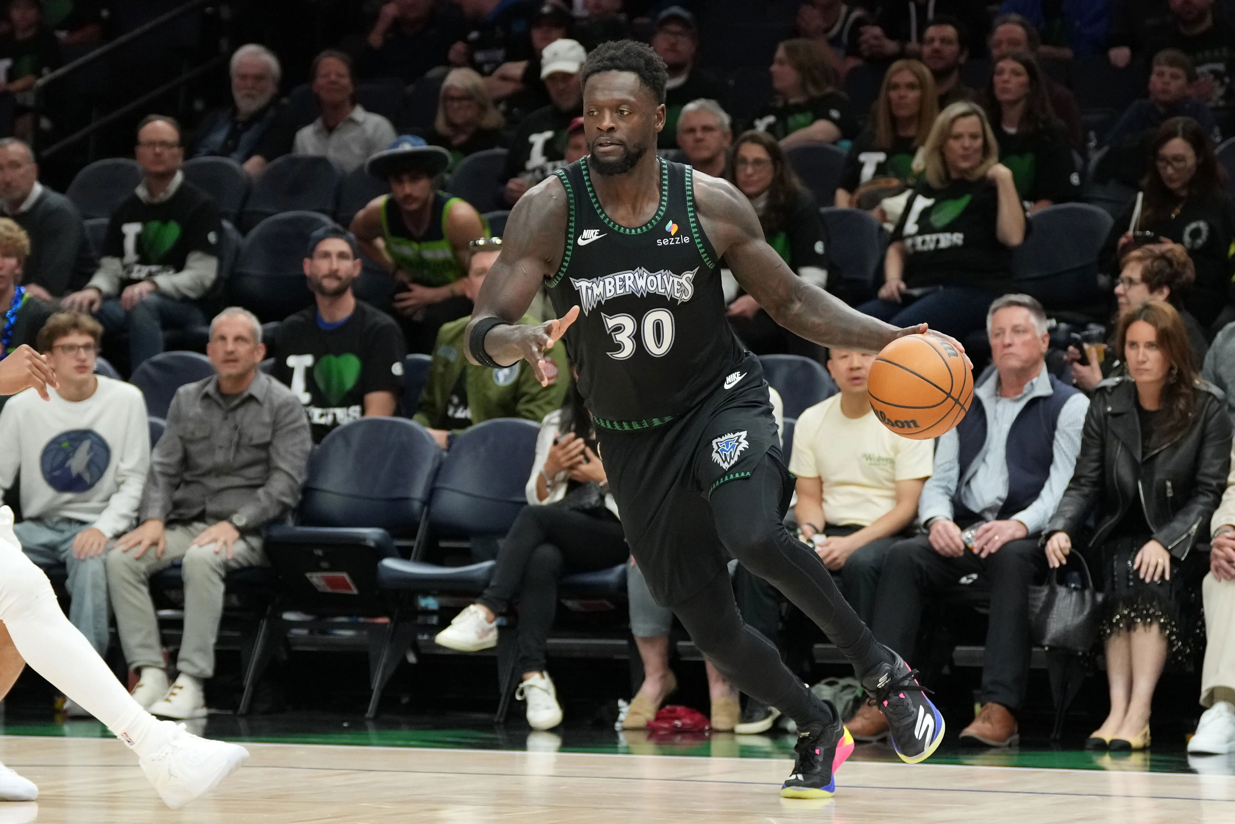 Analyzing the Surprising 3-Team Trade That Sees Julius Randle Head to