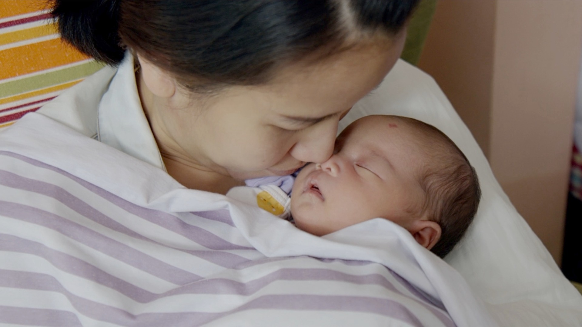 Babies can start learning languages from birth with verbal interaction