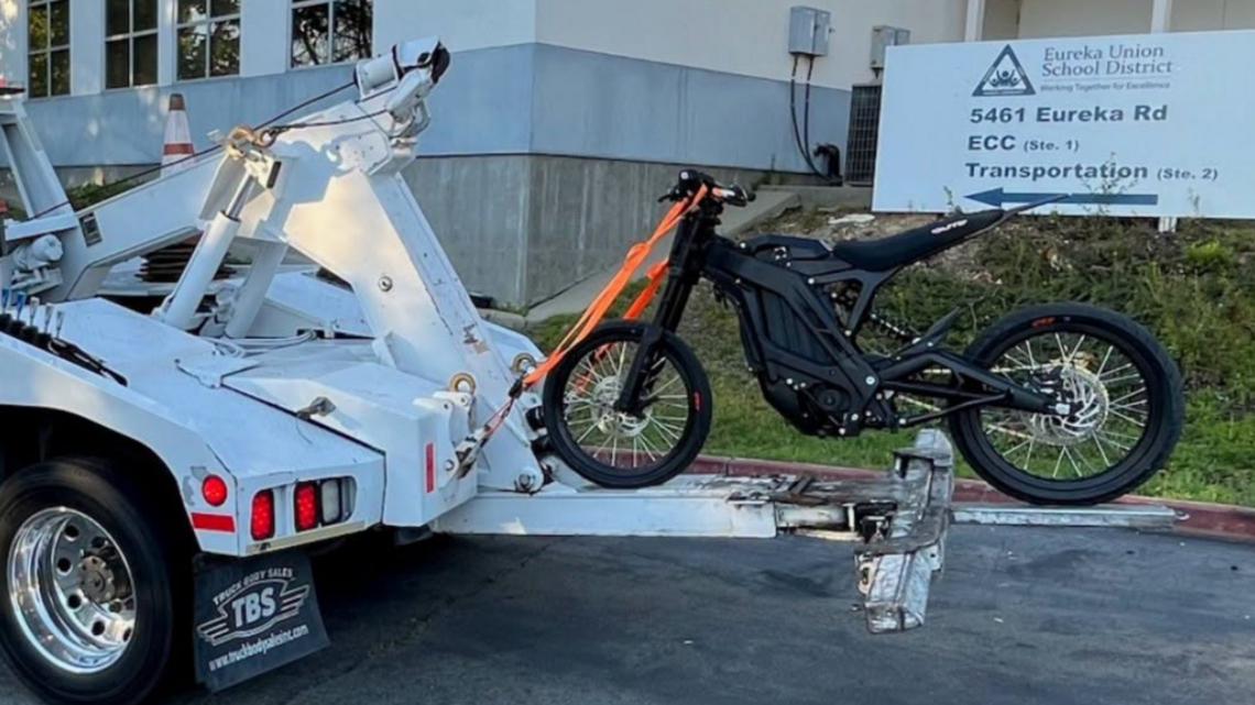 The Placer County Sheriff’s Office cited a 17-year-old for recklessly riding an electric-motorcycle in Granite Bay. The e-moto was later towed, while deputies continue to search for a second rider.