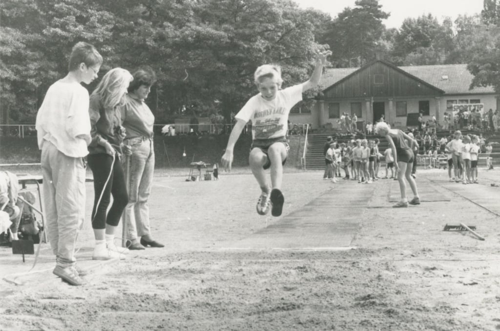 Historischer Guckkasten: Sportliche Spurensuche in alten Fotos