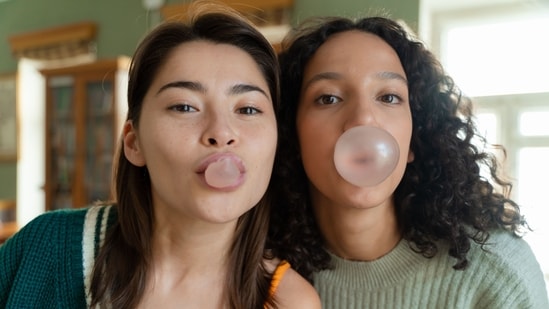 Can chewing gum actually help make your face slimmer? Orthopaedic ...