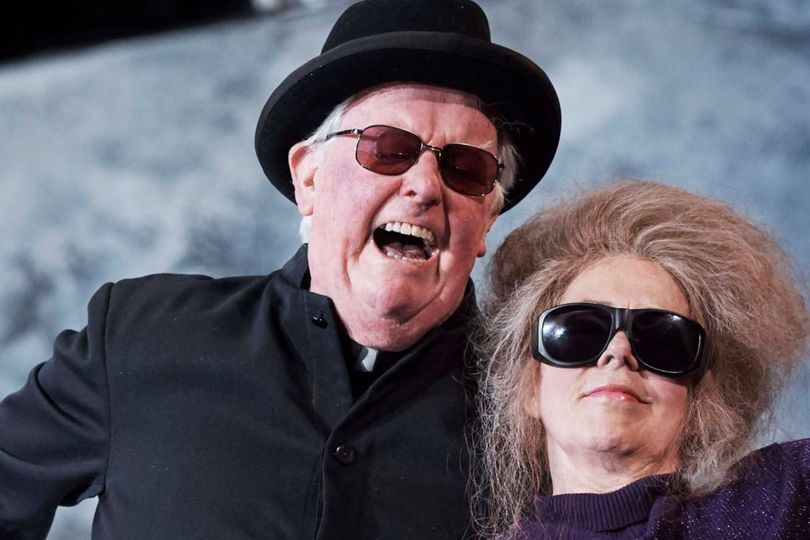 wonderful-actor-who-starred-with-michael-caine-dies-in-hospice-as