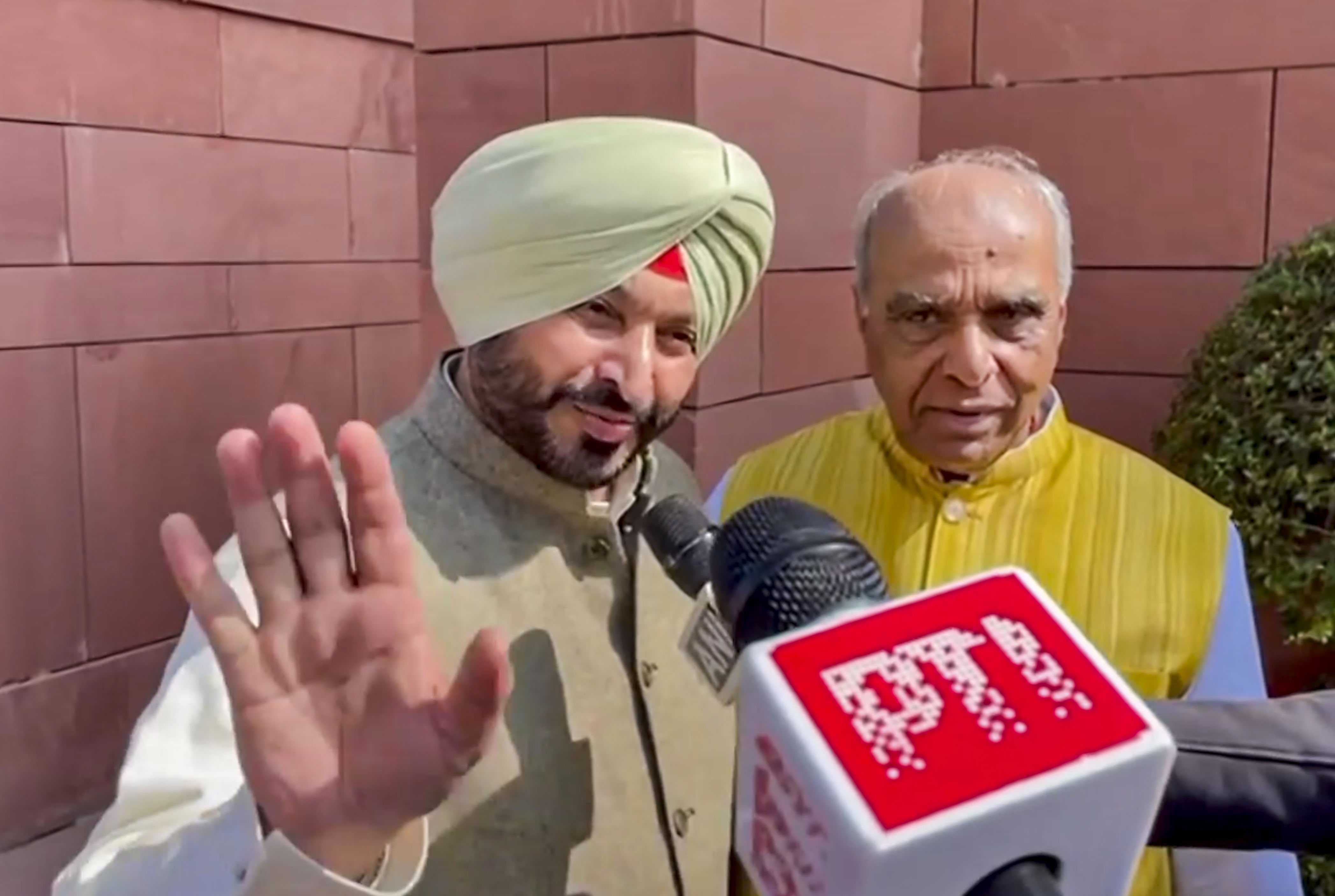 Bittu appears before Punjab SC Commission, apologises for his remarks