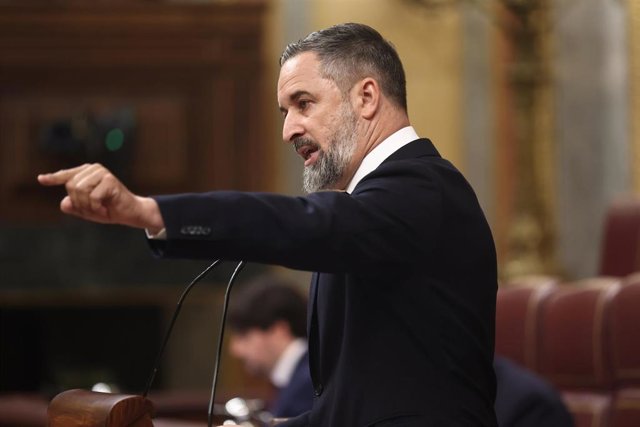 Abascal pregunta a Sánchez si no le da vergüenza aguantar y le pide ...