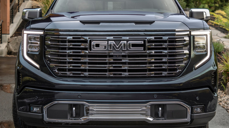 535,639 GMC Sierra trucks face federal probe over flying grille parts