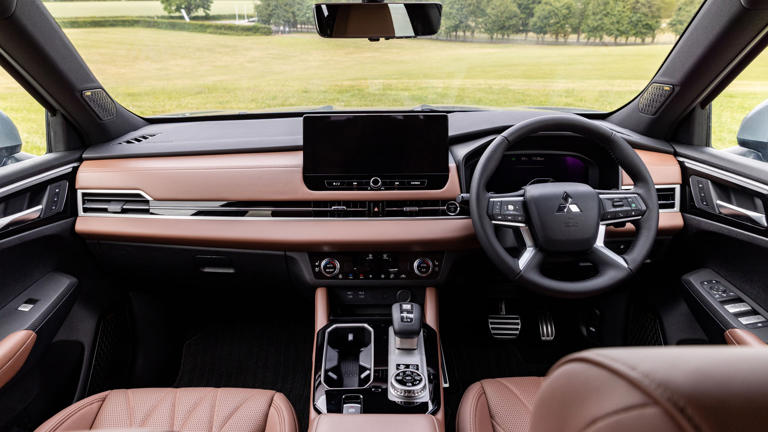 Mitsubishi Outlander (2026) review - did you miss it?