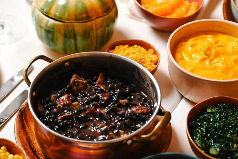 Comida típica e samba à mistura: cinco restaurantes onde pode ver a ...