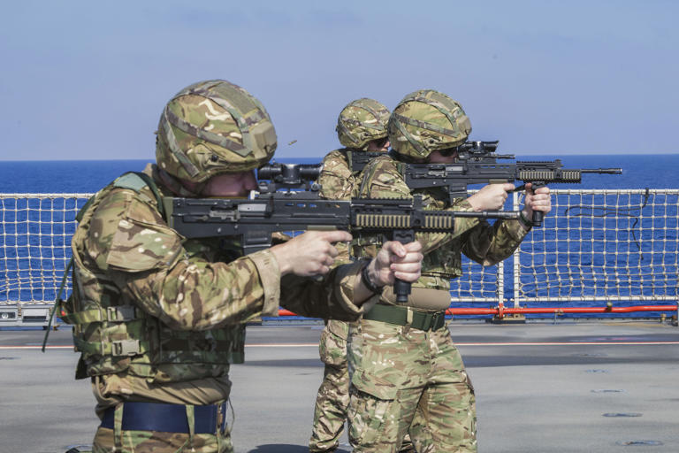 enormously-keen-rfa-lyme-bay-arrives-in-middle-east-and-sails