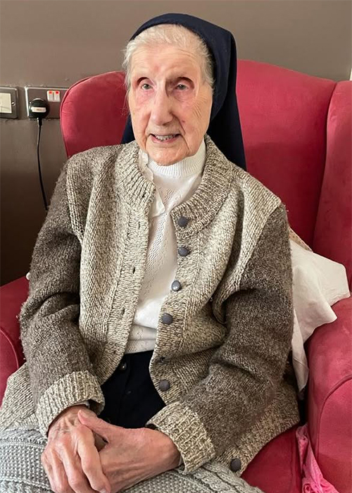 Tributes pour in following death of Ireland’s oldest person