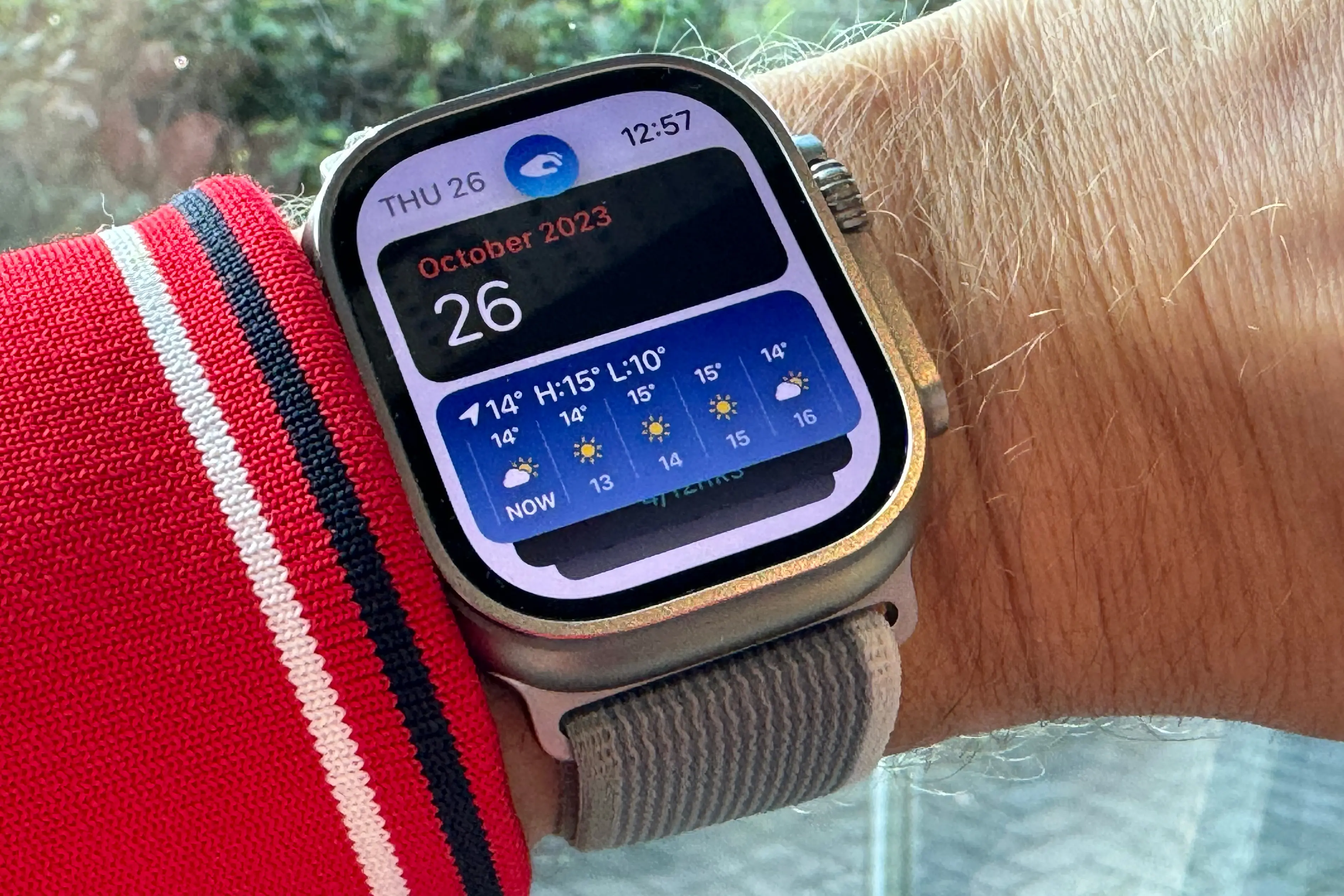 Apple Watch double tap: how it makes it easier to use your smartwatch ...