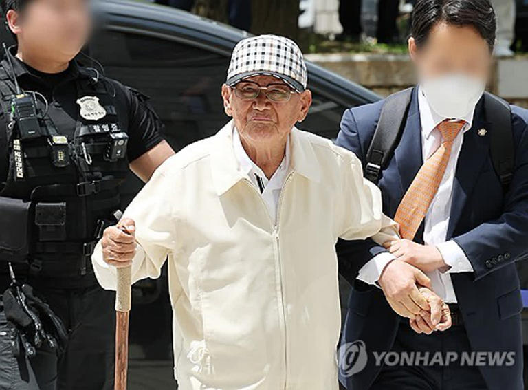 [속보] '국힘 입당 강요 혐의' 신천지 이만희 구속…