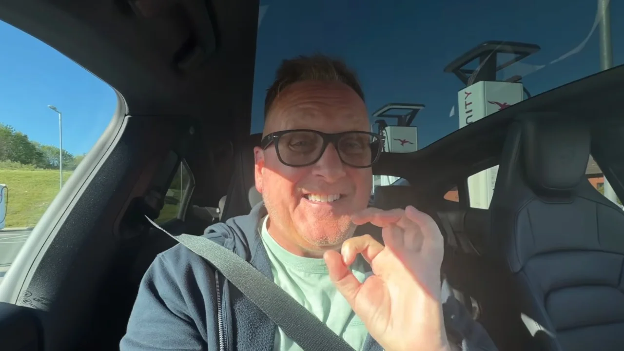 Man drives his Porsche Taycan EV to 0% to see what really happens as it ...