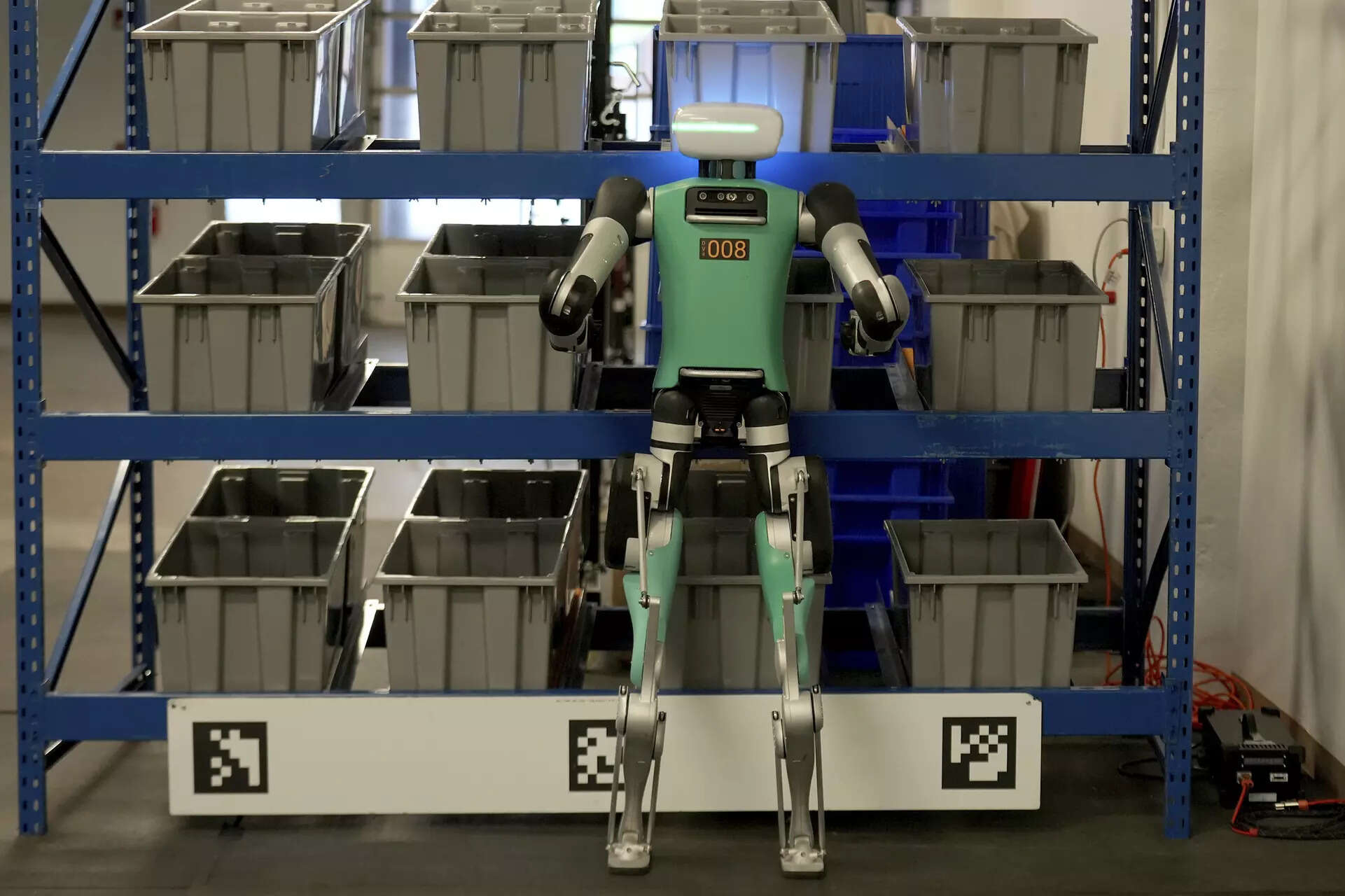 Agility Robotics heads to Wall Street in a $2.5 billion bet on staffing ...