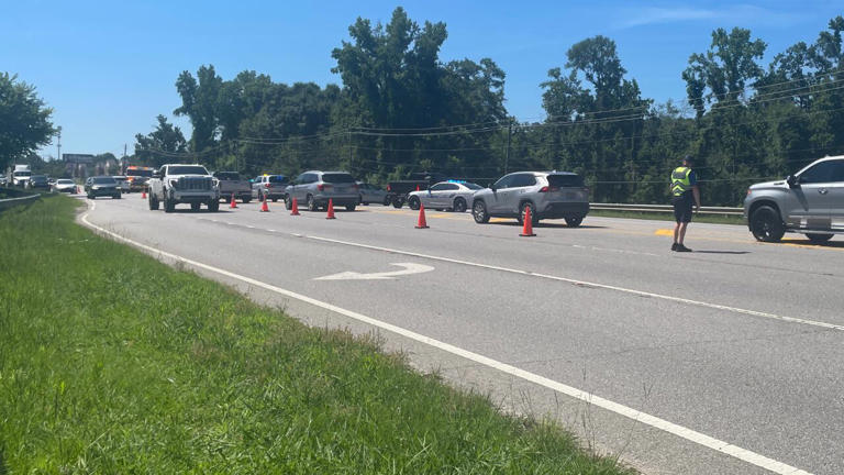 Crash kills 1 person, backs up traffic on Washington Road