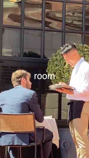 How a waiter earned $500 in 90 seconds
