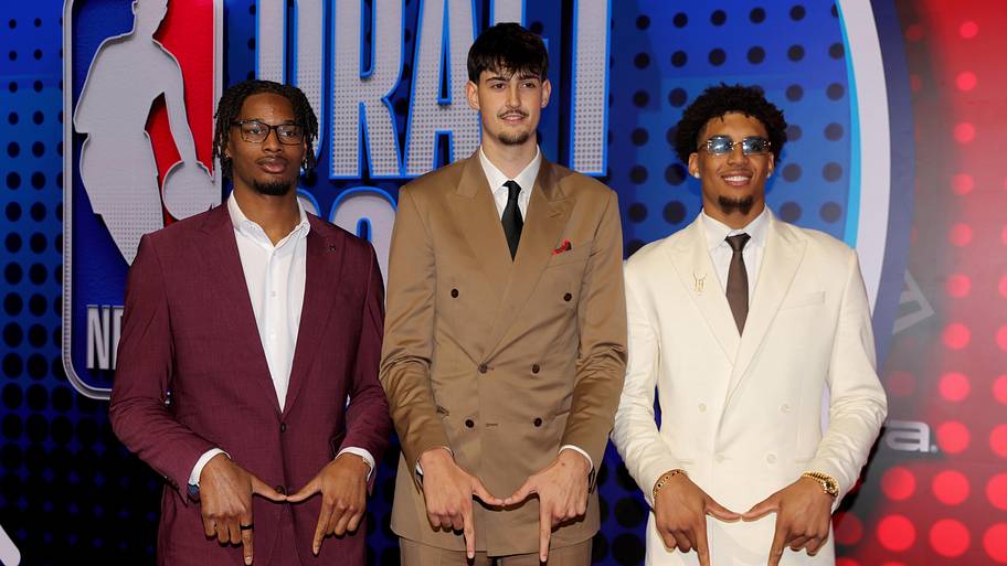 Aday Mara shows love to Michigan after hearing his name called in NBA draft