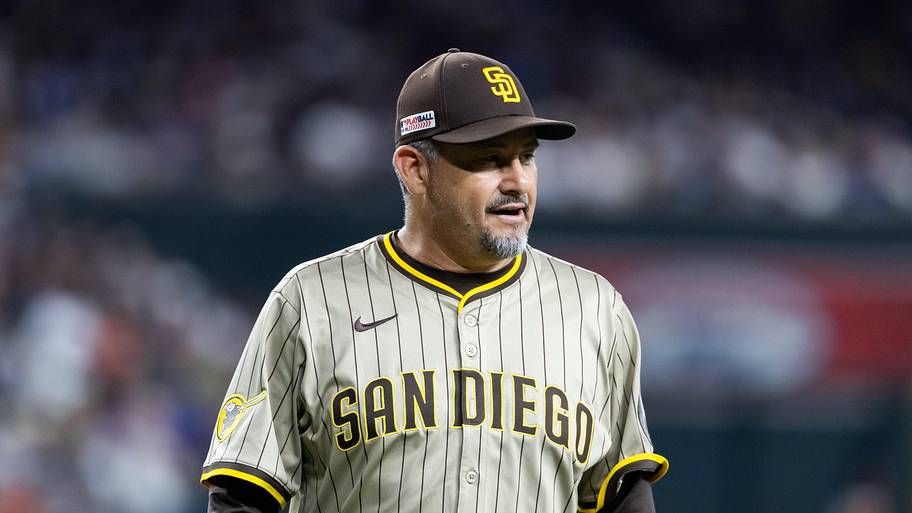 Padres pitching coach says top reliever has been 'inconsistent'
