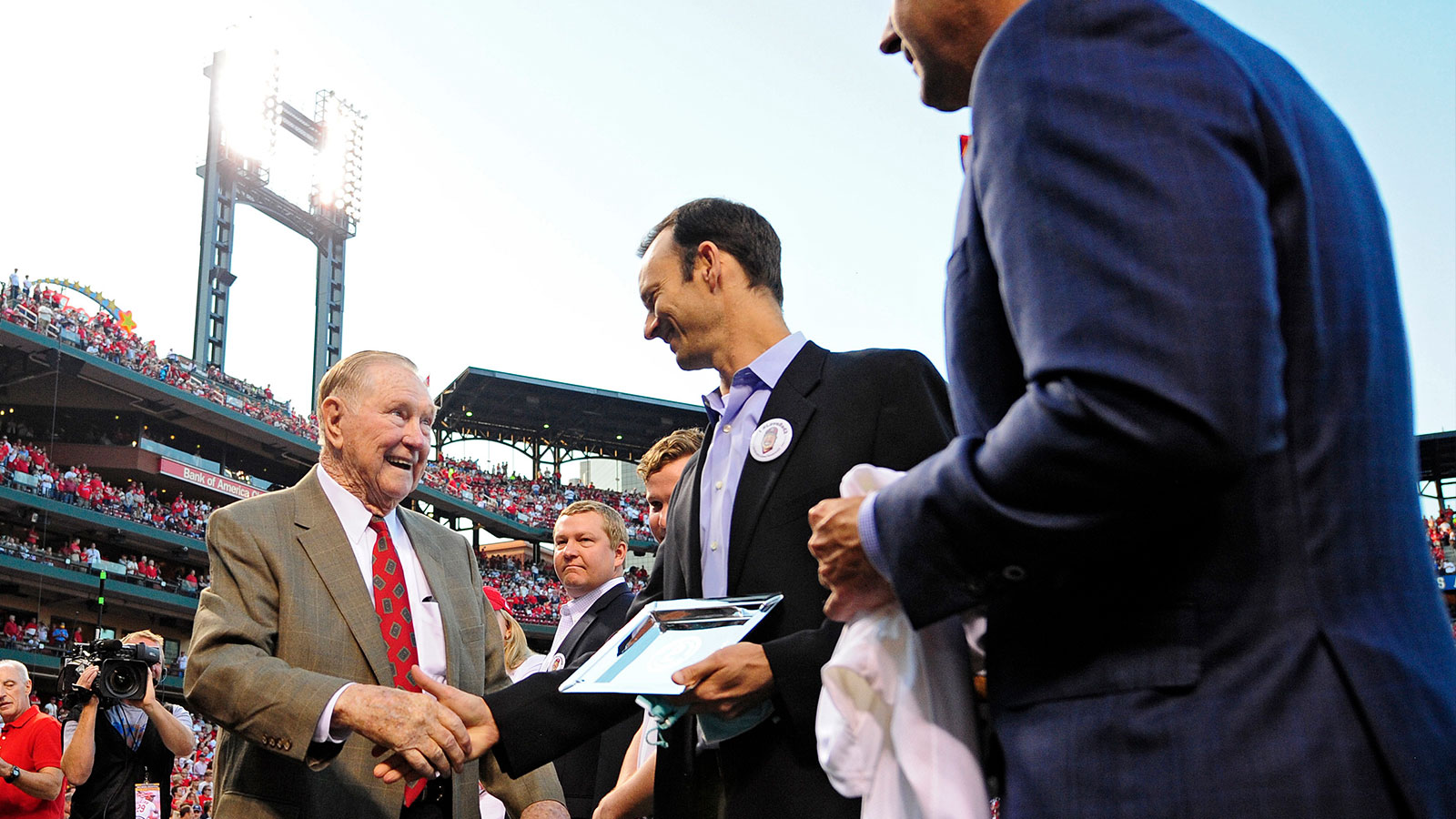 Cardinals announce new CEO before Diamondbacks game