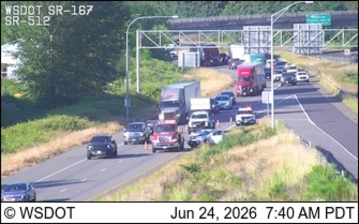 Lane closed on state Route 167 due to collision