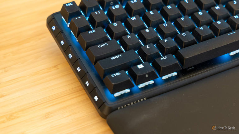 6 shift key shortcuts that speed up Windows 11 way more than you'd expect