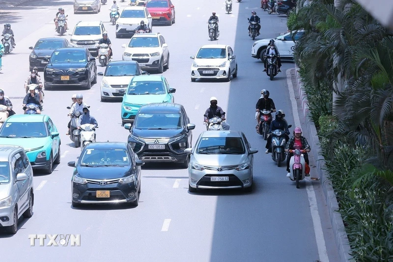 Cảnh báo sức khỏe trước thời tiết cực đoan và nắng nóng gay gắt