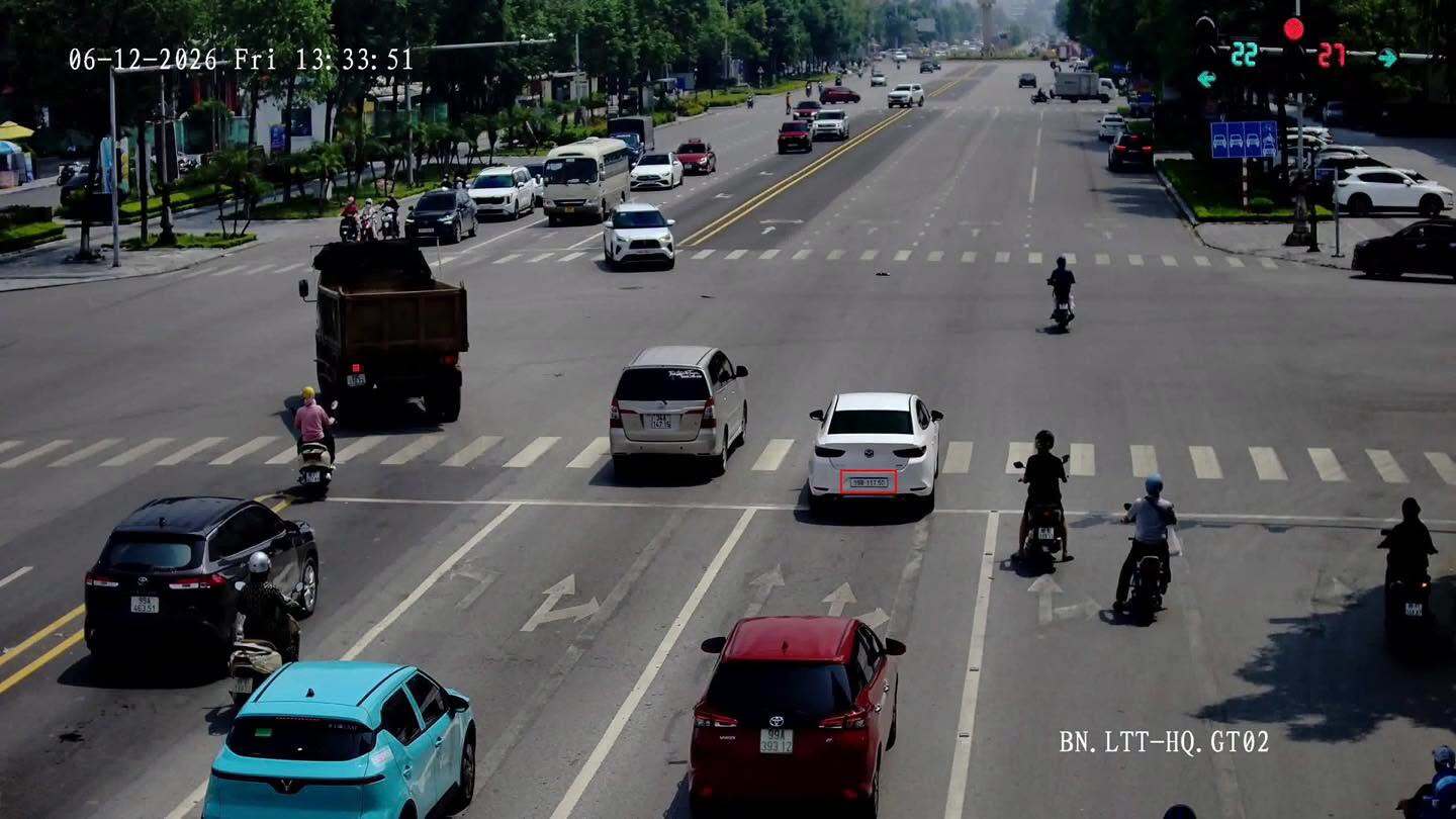 Vượt đèn đỏ, hàng loạt chủ xe bị phạt nguội giữa tháng 6