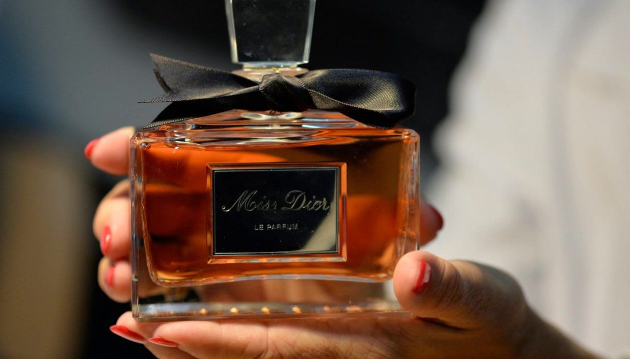 How pheromone perfume actually works and what the research confirms ...