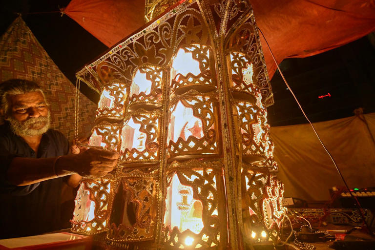 Pakistani Hindus join Shiite Muslims in Muharram observances honoring ...