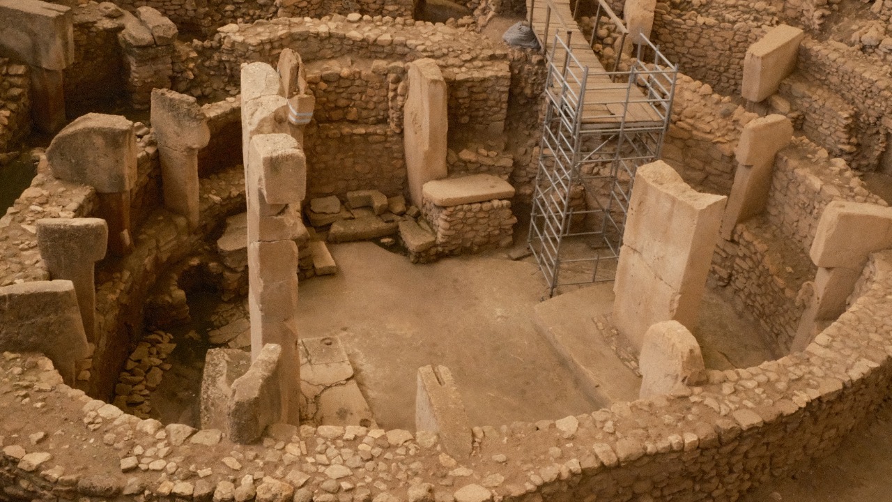 Archaeologists unearthed a 4,000-year-old ceremonial temple on Peru’s ...