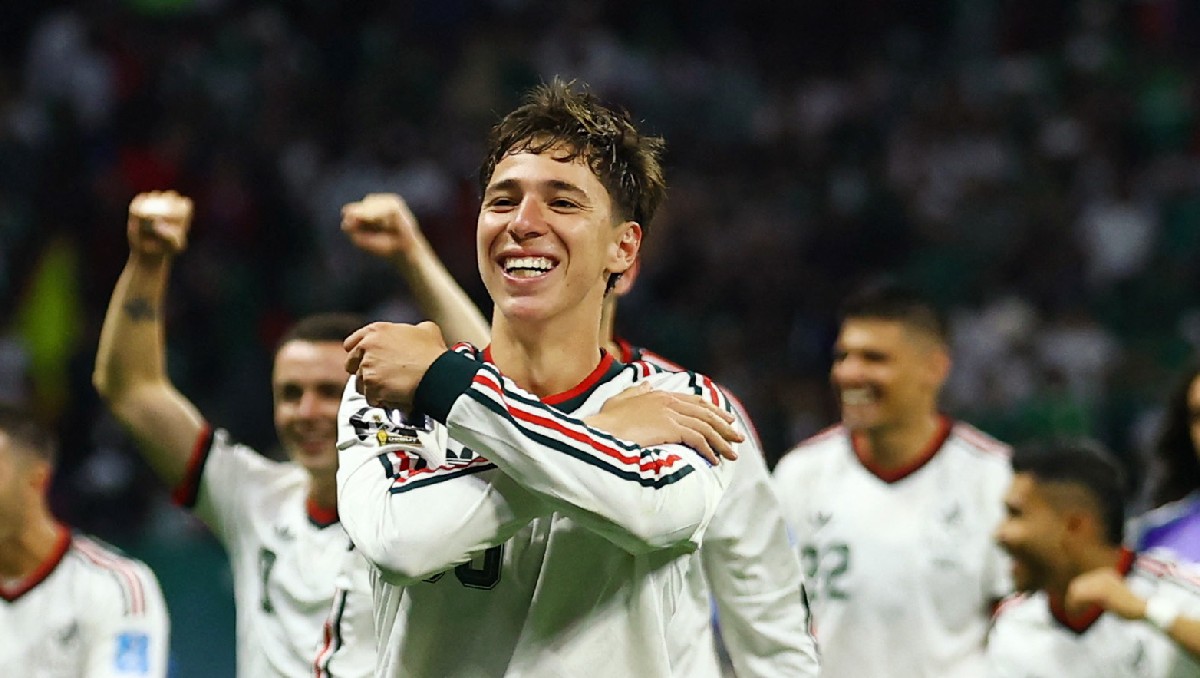 El eufórico festejo del 'Tilón' Chávez tras el gol de su hijo Mateo en ...