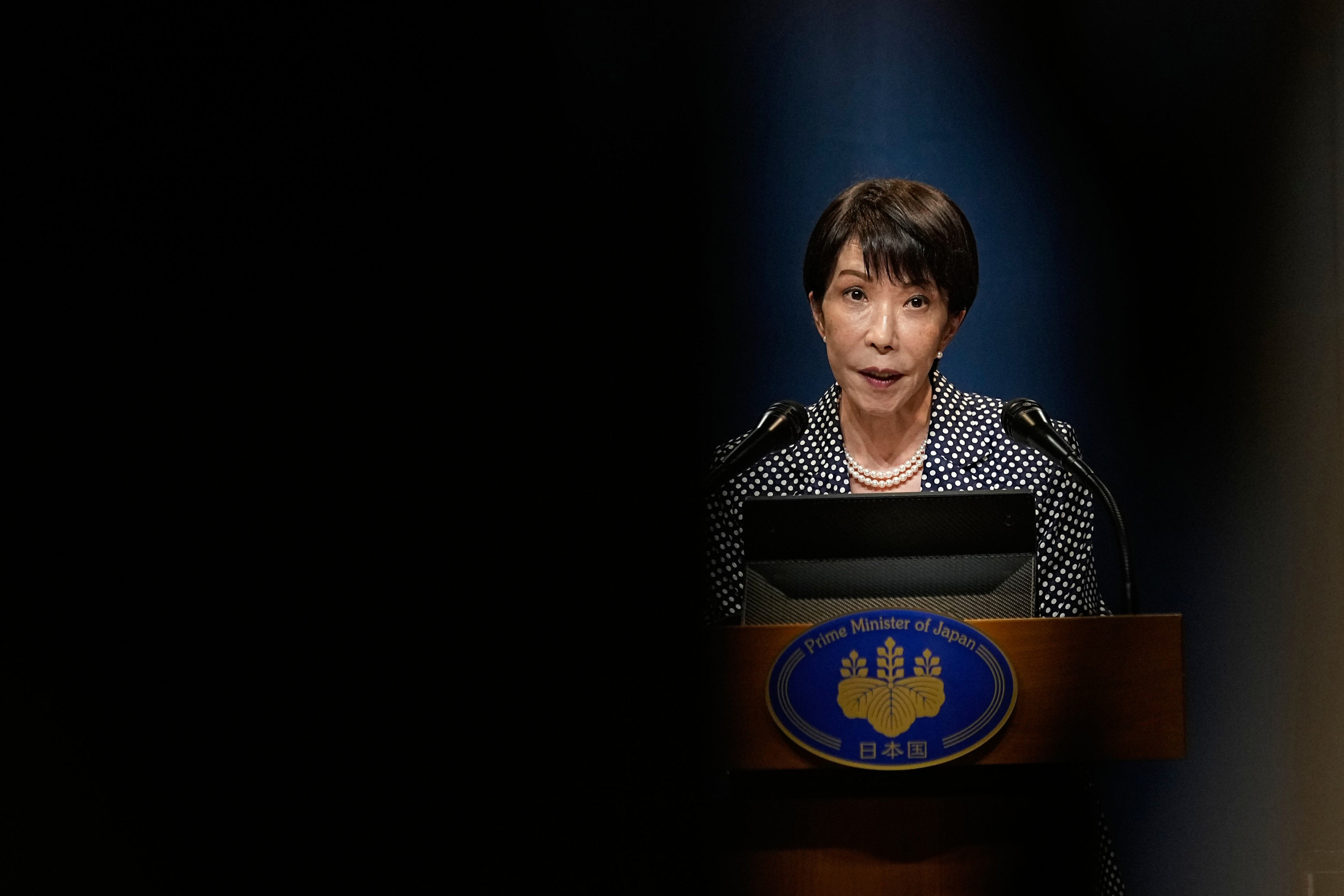 La primera ministra japonesa, Sanae Takaichi, dando un discurso en Évian-les-Bains, Francia, el 17 de junio de 2026.